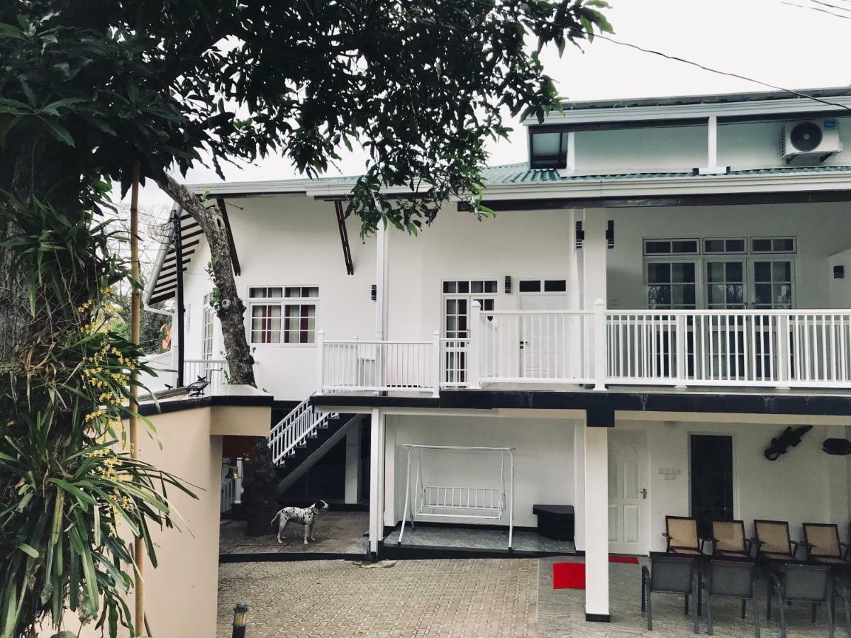 Duvi'S Shelter Bungalow Colombo Eksteriør billede